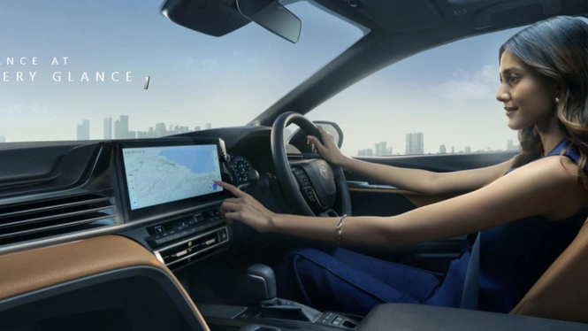 Toyota camry interior  india launch photo